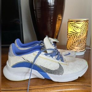 Women’s Nike Like New athletic shoes